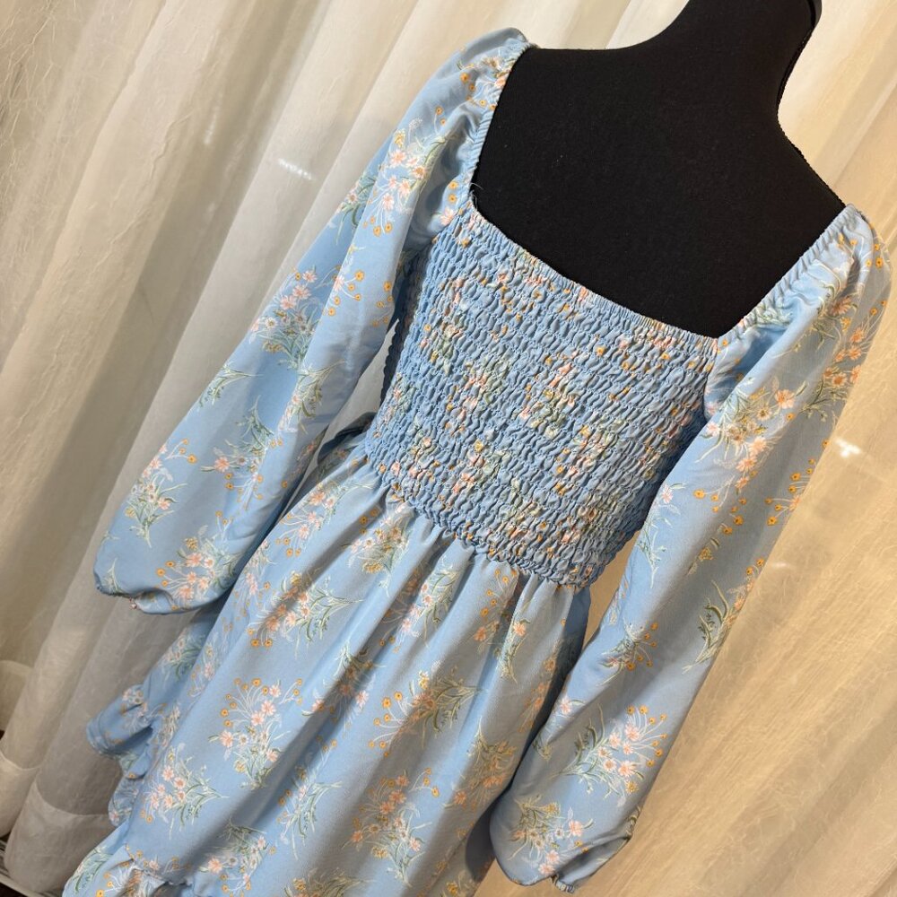 Beautiful Baby Blue Floral Dress - Picture 4 of 6